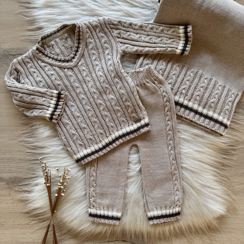 Saida Maternidade Trama Canelada Casaco Gola V, Calça e Manta Bege